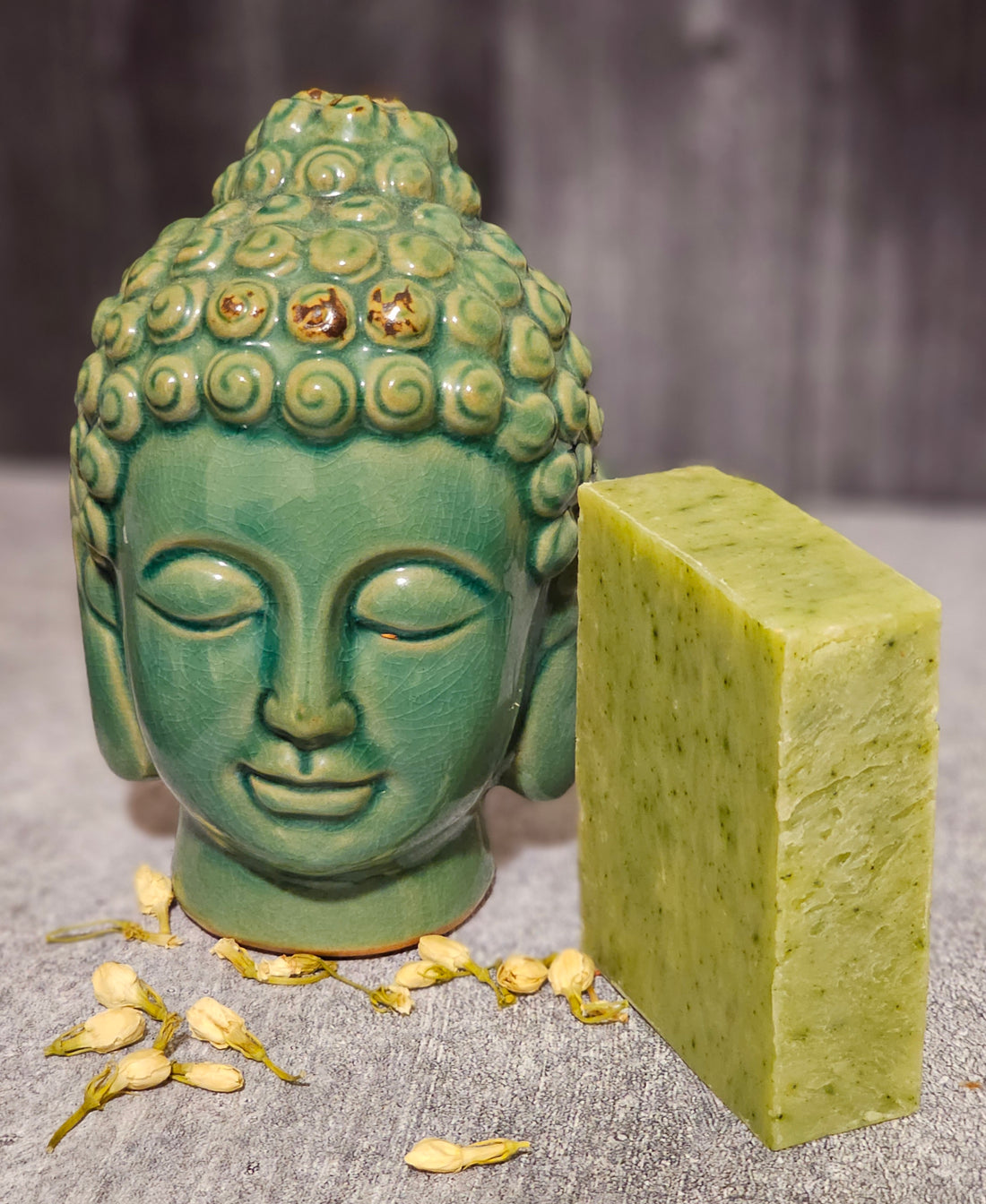 Eucalyptus Spearmint Vegan Soap Bar – Refreshing Organic Essential Oil Soap with Shea Butter & Spirulina