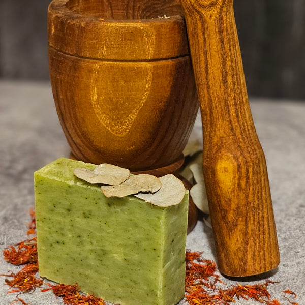 Eucalyptus Spearmint Vegan Soap Bar – Refreshing Organic Essential Oil Soap with Shea Butter & Spirulina